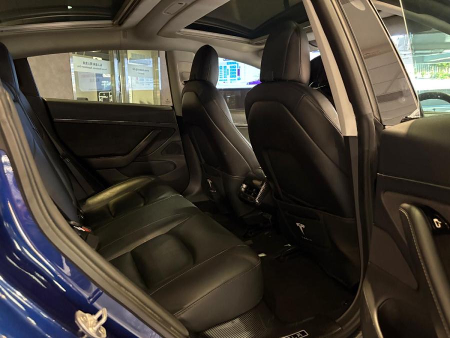 Model 3 Standard Range Plus - Image 4
